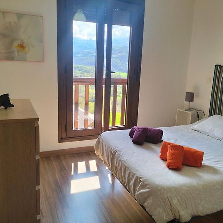 La Casa De Nuria Guest House Onís Екстериор снимка