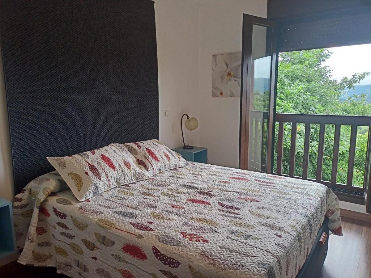 La Casa De Nuria Guest House Onís Екстериор снимка