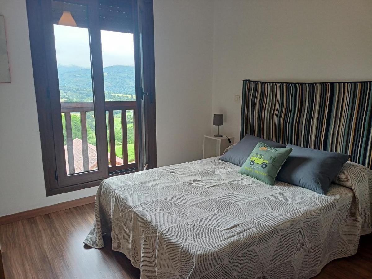 La Casa De Nuria Guest House Onís Екстериор снимка