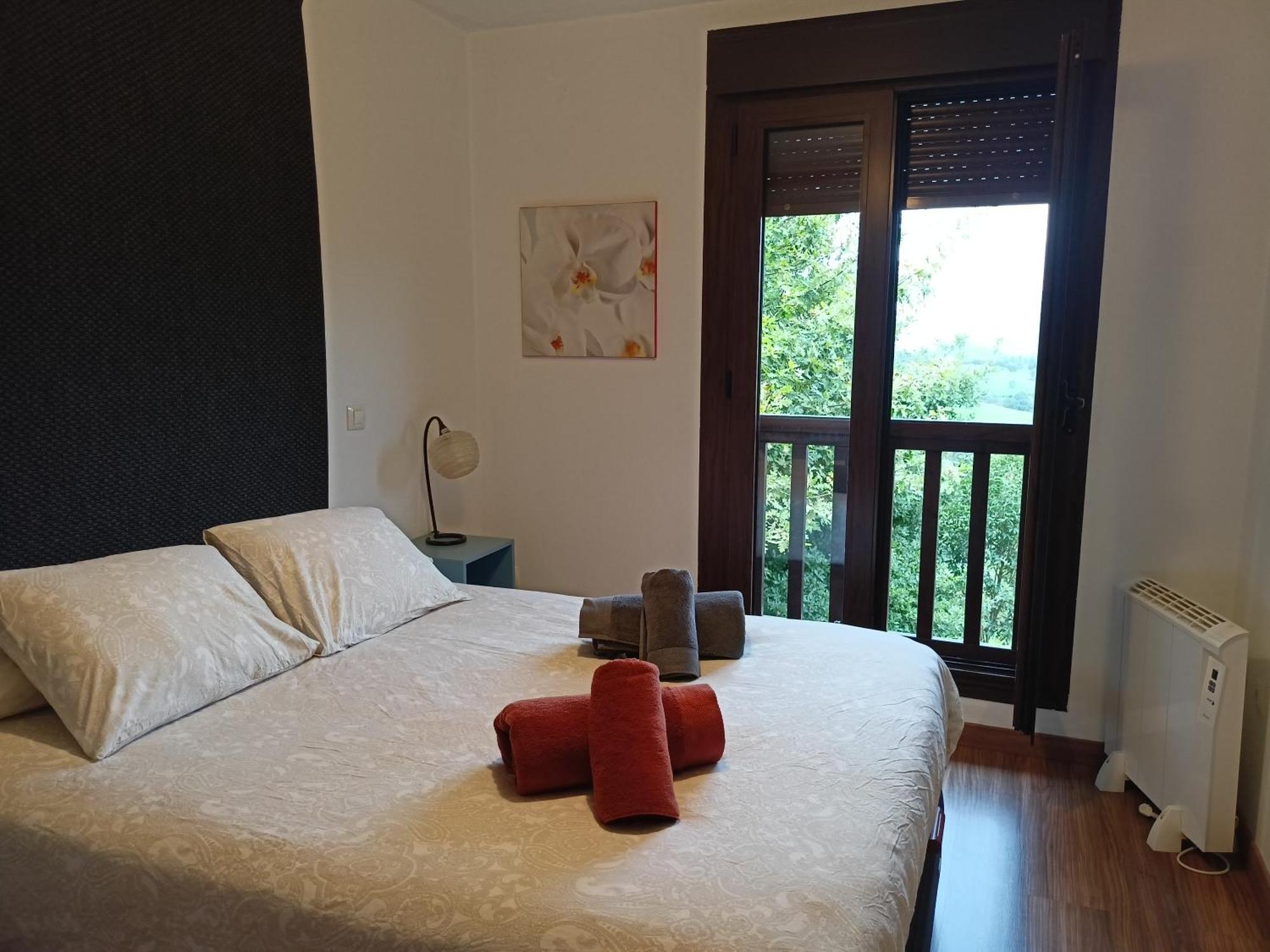 La Casa De Nuria Guest House Onís Екстериор снимка