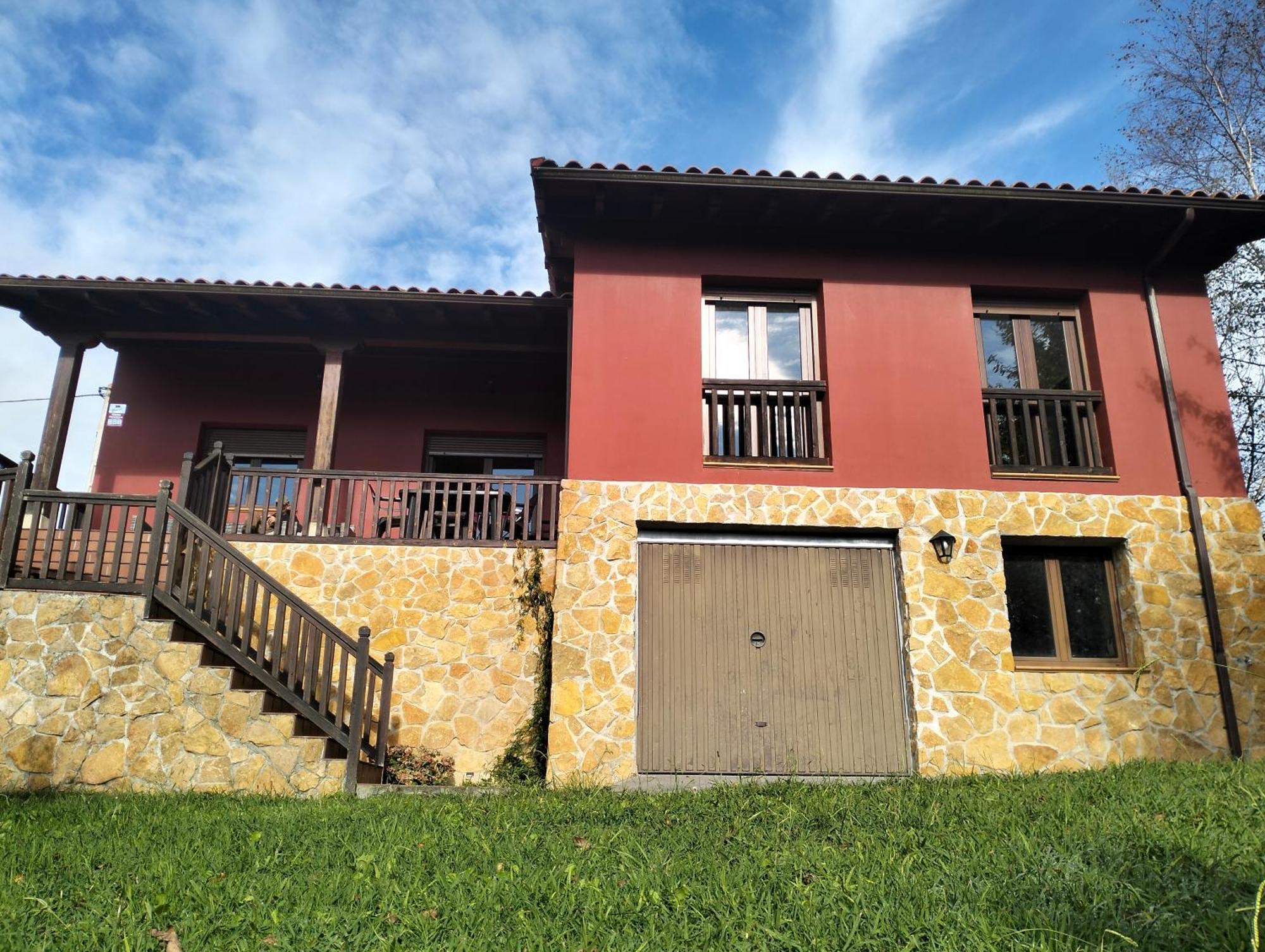 La Casa De Nuria Guest House Onís Екстериор снимка