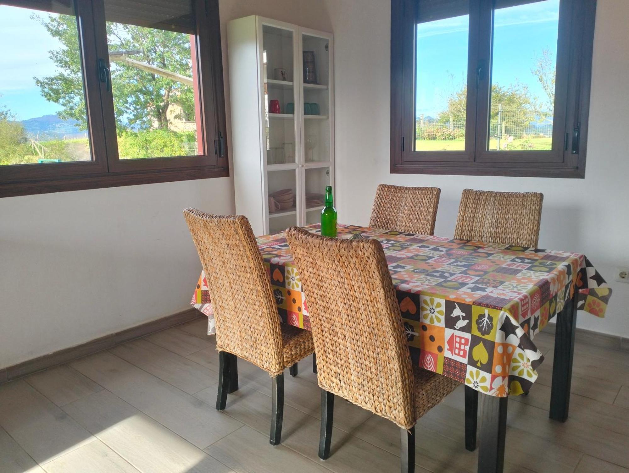 La Casa De Nuria Guest House Onís Стая снимка