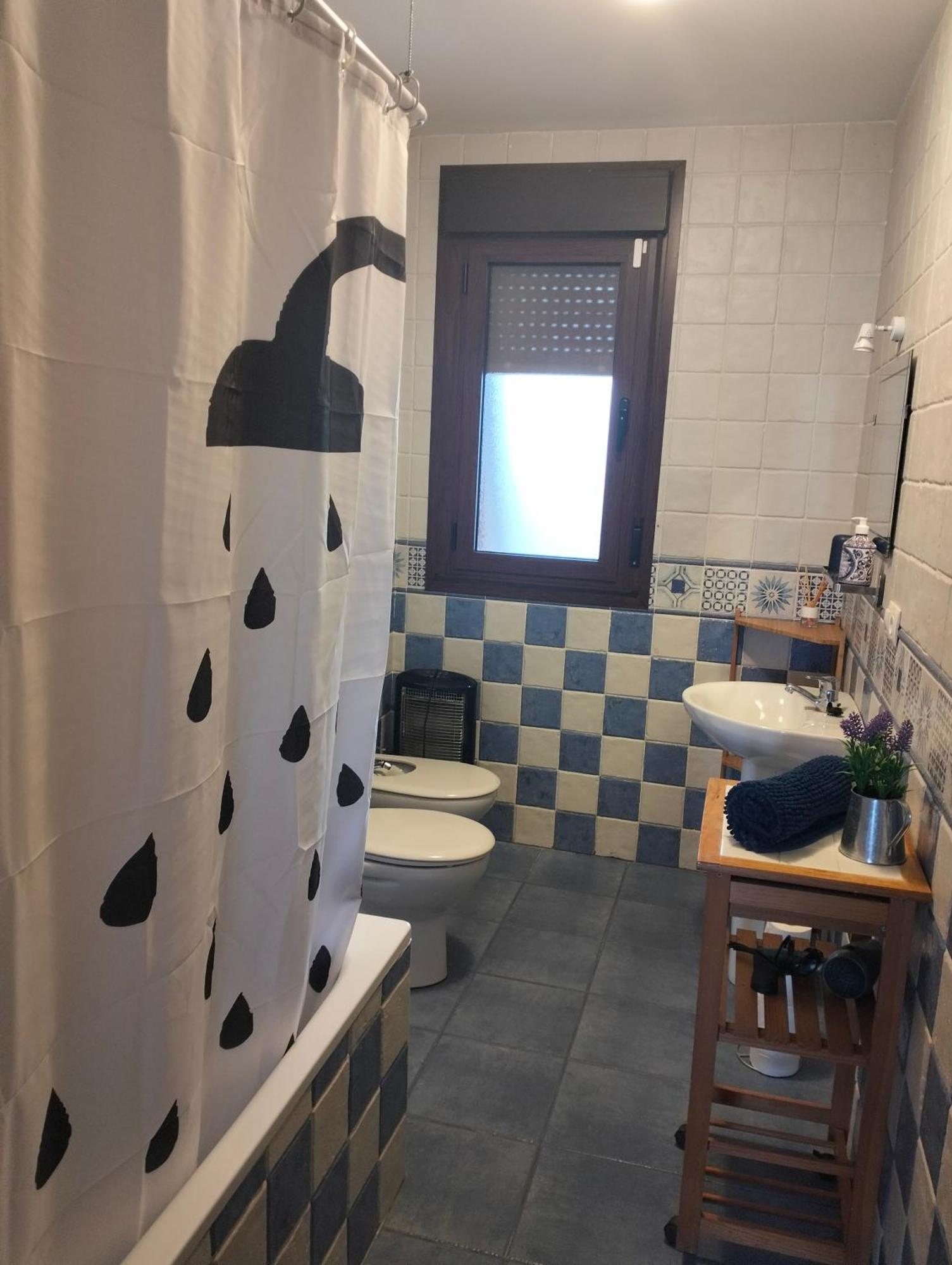 La Casa De Nuria Guest House Onís Екстериор снимка