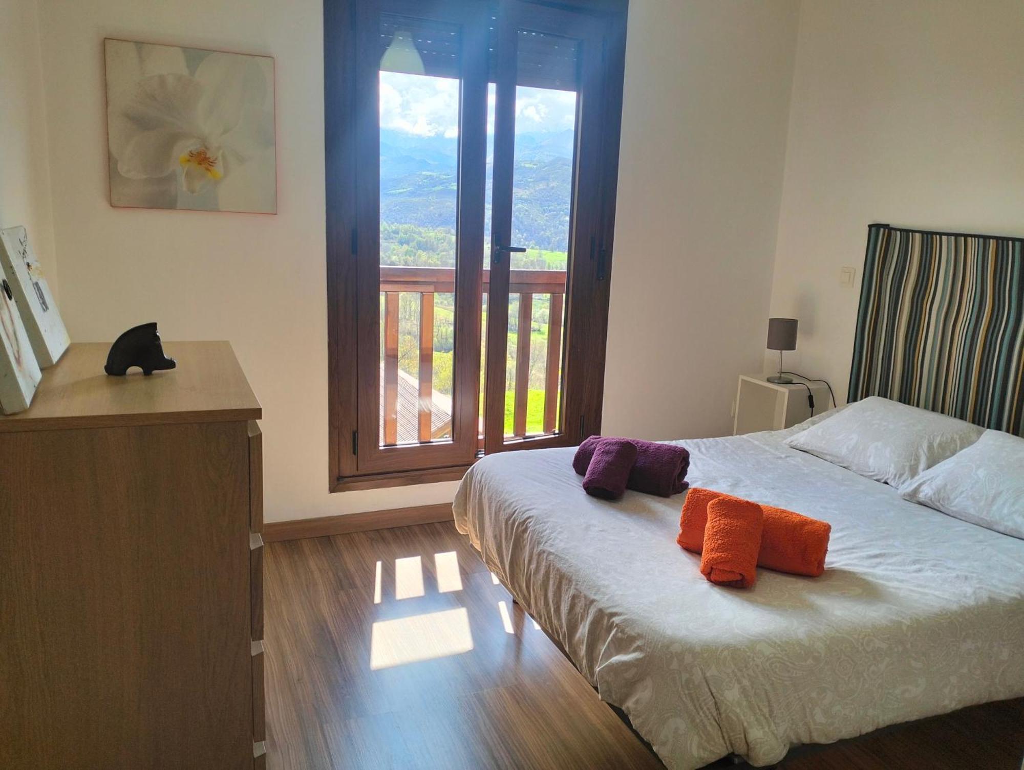 La Casa De Nuria Guest House Onís Екстериор снимка